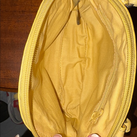 Fossil Crossbody Bag genuine leather
Yellow/mustard color front lock detail NWOT - Picture 15 of 17